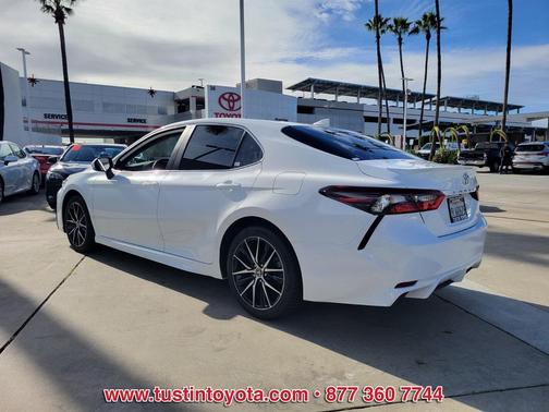 2024 Toyota Camry SE