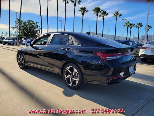 2023 Hyundai ELANTRA Limited