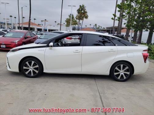 2018 Toyota Mirai Base