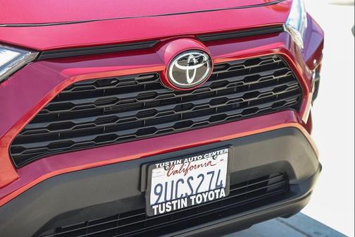 Pearl 2025 Toyota RAV4 XLE Premium