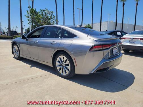 Heavy Metal 2023 Toyota Mirai Base