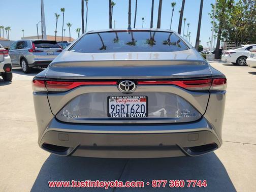 Heavy Metal 2023 Toyota Mirai Base