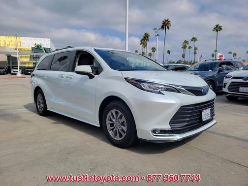 2022 Toyota Sienna XLE 7 Passenger