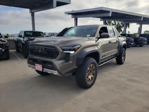 2025 Toyota Tacoma Hybrid Trailhunter