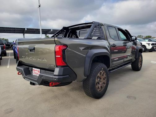 2025 Toyota Tacoma Hybrid Trailhunter