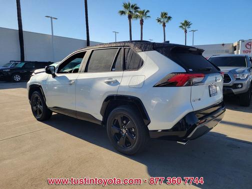 2021 Toyota RAV4 Hybrid SE