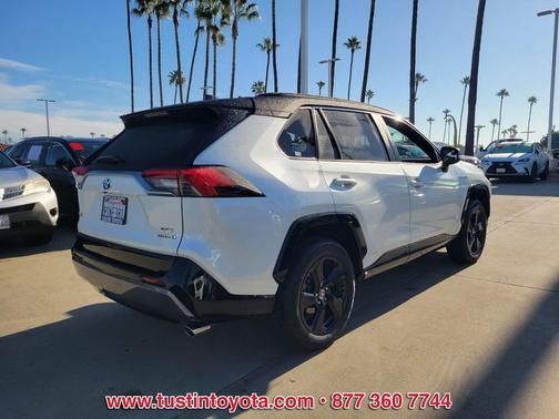 2021 Toyota RAV4 Hybrid SE