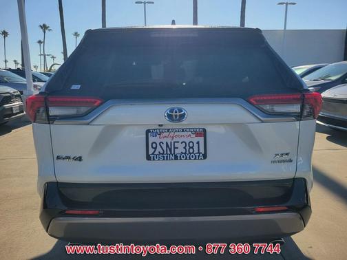 2021 Toyota RAV4 Hybrid SE