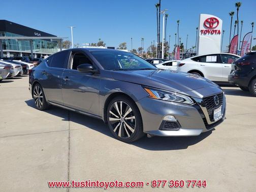 Gun Metallic 2022 Nissan Altima SR FWD