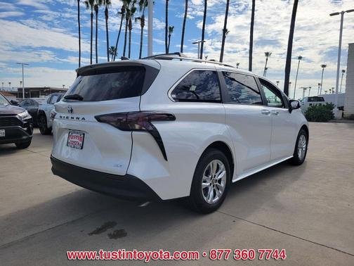 2025 Toyota Sienna XLE 7 Passenger