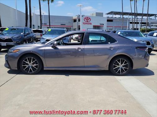 2022 Toyota Camry SE
