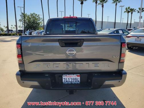 2024 Nissan Frontier SV