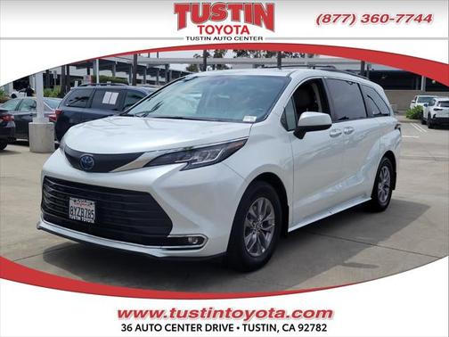 2022 Toyota Sienna XLE 8 Passenger