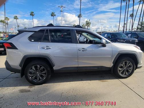 2022 Toyota RAV4 Hybrid XLE Premium