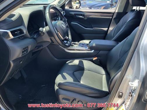2023 Toyota Highlander Platinum