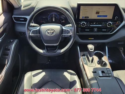 2023 Toyota Highlander Platinum