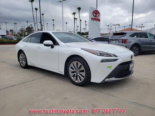 Pearl 2023 Toyota Mirai Base