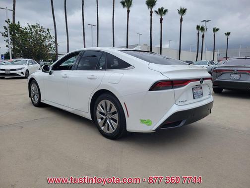 Pearl 2023 Toyota Mirai Base