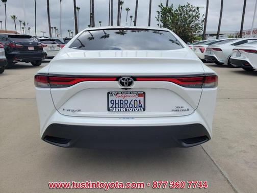 Pearl 2023 Toyota Mirai Base