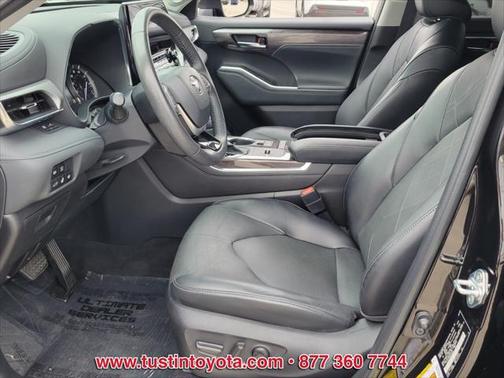 2022 Toyota Highlander Platinum