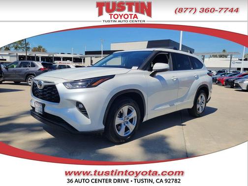 2022 Toyota Highlander LE