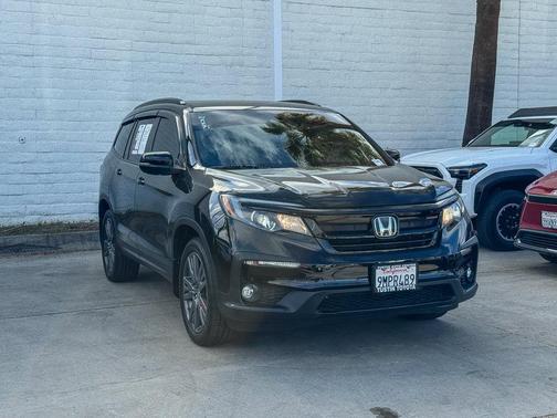 Crystal Black Pearl 2022 Honda Pilot 2WD Sport