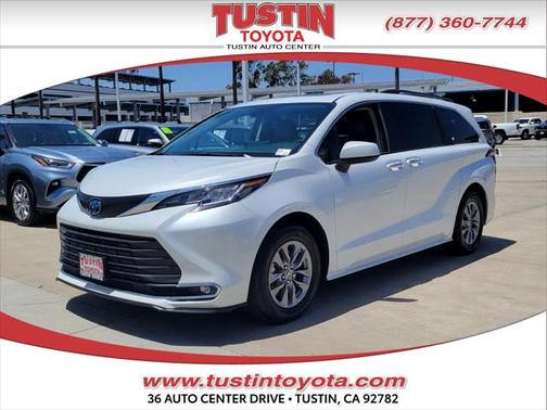 2023 Toyota Sienna XLE 7 Passenger