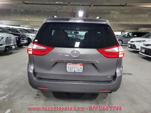 2017 Toyota Sienna LE