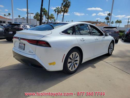Oxygen White 2022 Toyota Mirai Base
