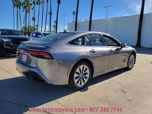 2022 Toyota Mirai Base