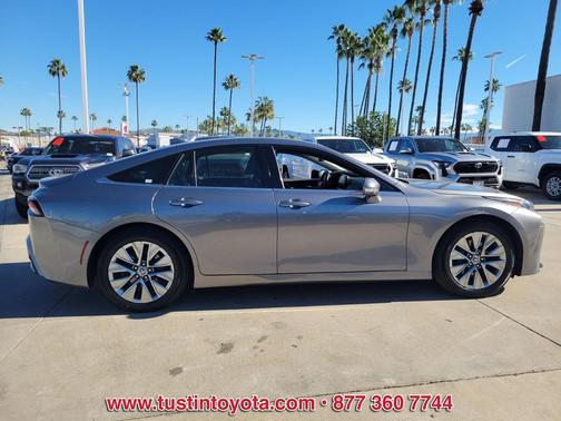 2022 Toyota Mirai Base