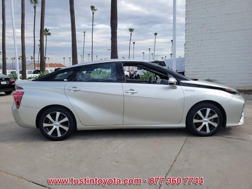 2017 Toyota Mirai Base