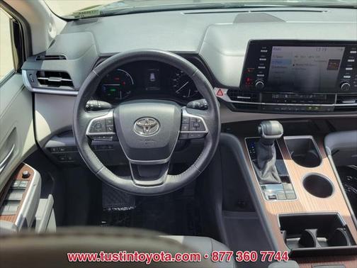 2021 Toyota Sienna XLE 8 Passenger