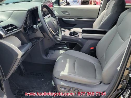 2021 Toyota Sienna XLE 8 Passenger
