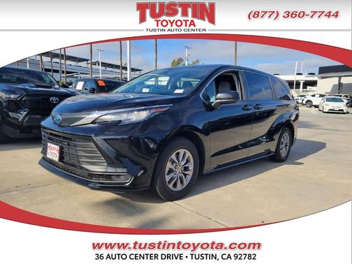2023 Toyota Sienna LE