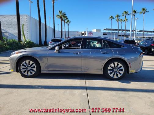 2022 Toyota Mirai Base