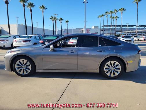 2022 Toyota Mirai Base