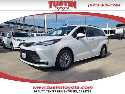 2023 Toyota Sienna XLE 7 Passenger