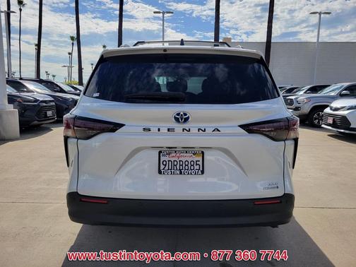 2023 Toyota Sienna XLE 7 Passenger