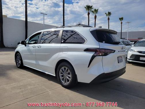 2023 Toyota Sienna XLE 7 Passenger
