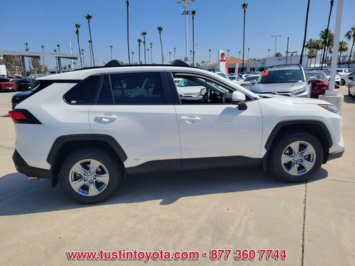 Ice Cap 2024 Toyota RAV4 Hybrid LE