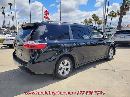 Midnight Black Metallic 2019 Toyota Sienna LE