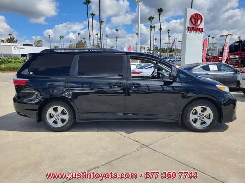 Midnight Black Metallic 2019 Toyota Sienna LE