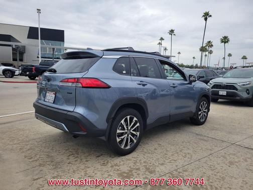 2024 Toyota Corolla Cross XLE