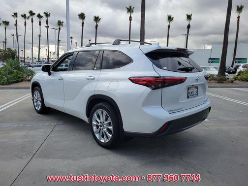 Wind Chill Pearl 2023 Toyota Highlander Limited