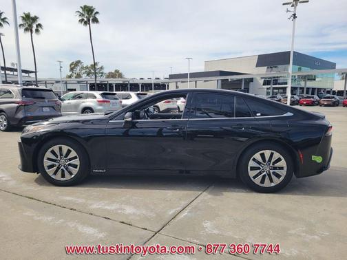 2022 Toyota Mirai Base