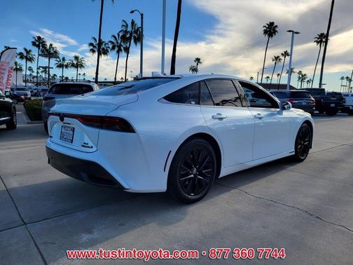 2022 Toyota Mirai Base