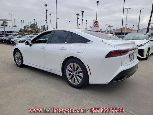 Oxygen White 2023 Toyota Mirai Base