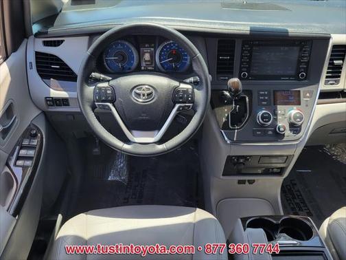 2018 Toyota Sienna XLE