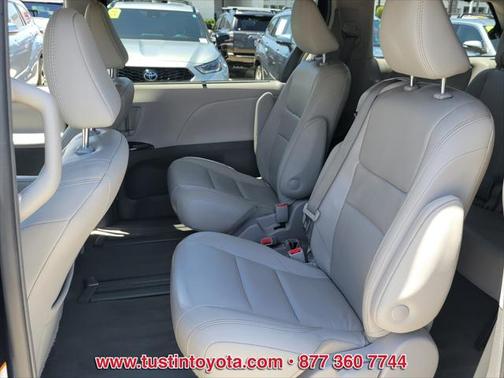 2018 Toyota Sienna XLE